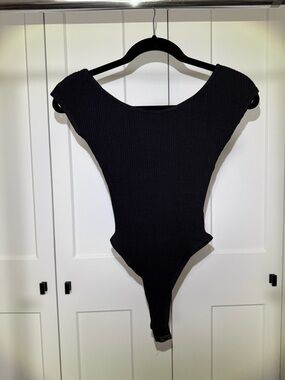 Zara Black Ribbed Women’s Scoop-Neck Bodysuit